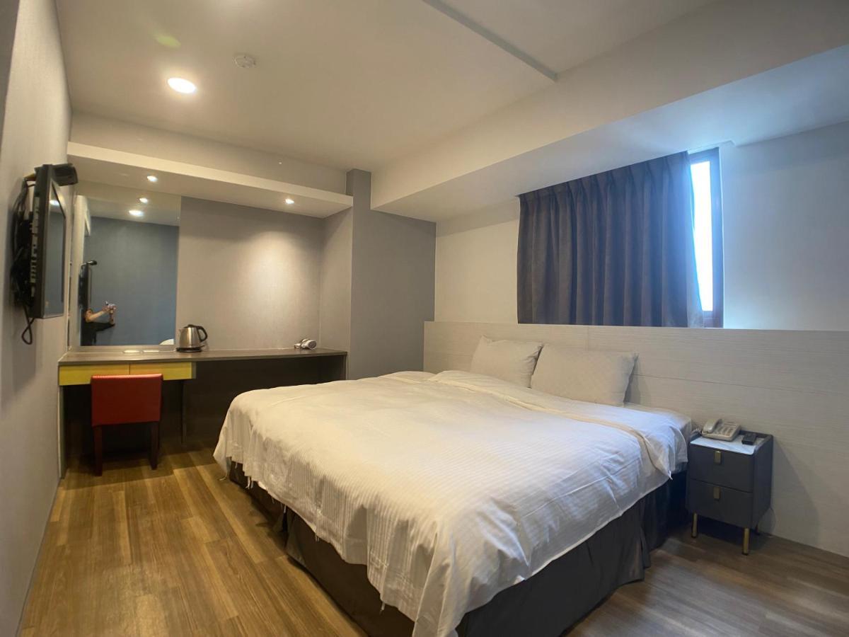 Bonjour Hotel ไถจง ภายนอก รูปภาพ