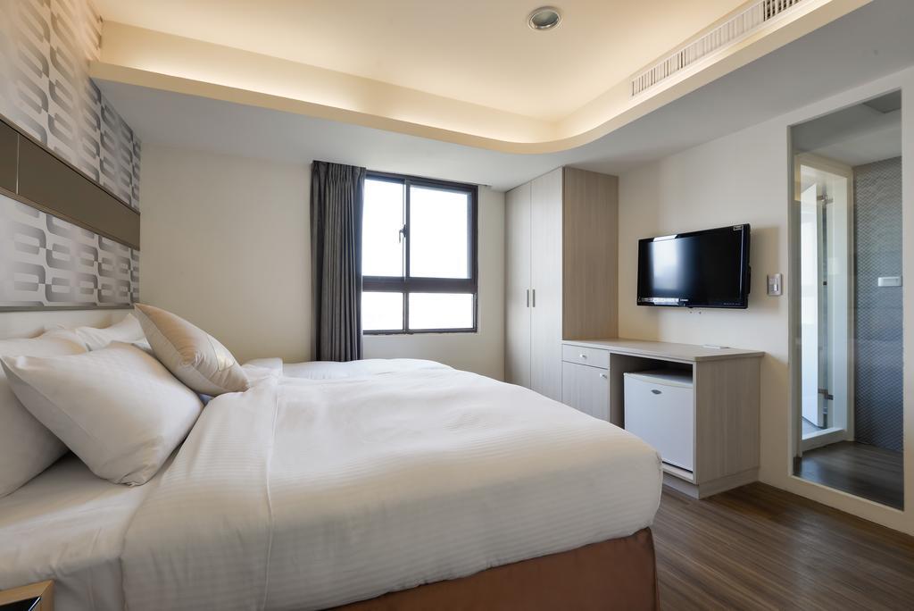 Bonjour Hotel ไถจง ภายนอก รูปภาพ